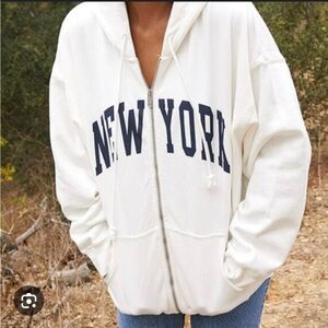 Brandy Melville New York zip up